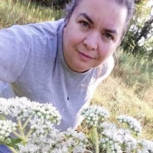 An image of Amy Shea with Boneset